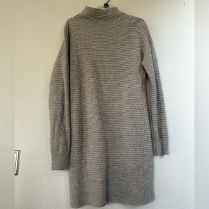 Madewell gray sweater dress!